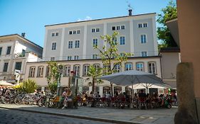 Art Hotel&Hostel